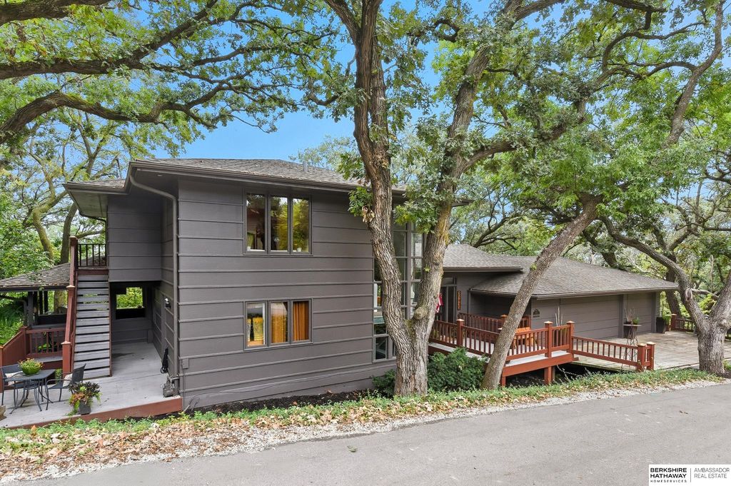 21933 Quail Ridge Drive, Elkhorn, NE 68022