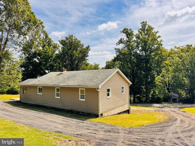 839 NEEDMORE RD, Martinsburg, WV 25403