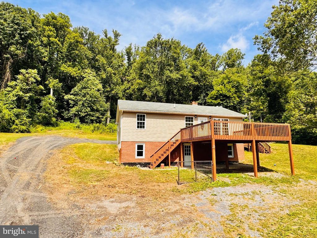 839 NEEDMORE RD, Martinsburg, WV 25403