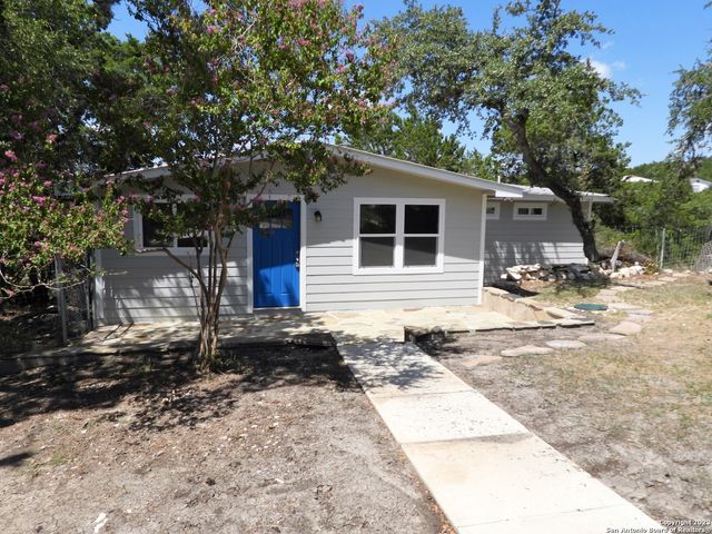 160 JONES BEACH DR, Lakehills, TX 78063
