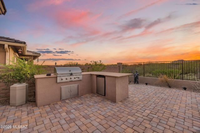 13683 N Hidden Springs Drive, Oro Valley, AZ 85755