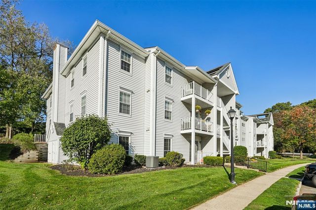 1088 Ash Drive 1088, Mahwah, NJ 07430