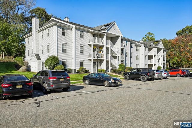 1088 Ash Drive 1088, Mahwah, NJ 07430