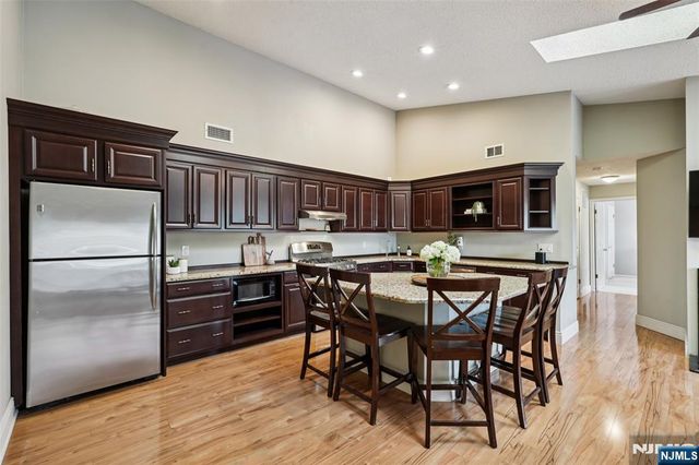 1088 Ash Drive 1088, Mahwah, NJ 07430