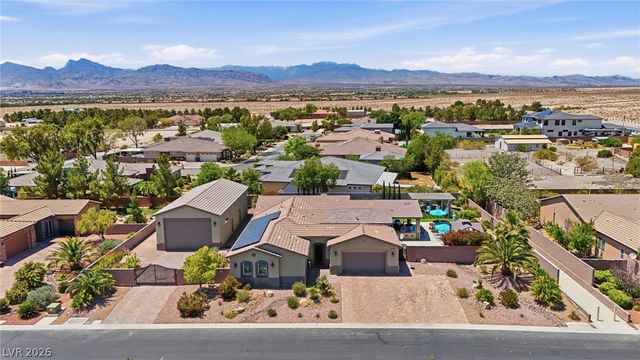 8713 Long Winter Court, Las Vegas, NV 89131