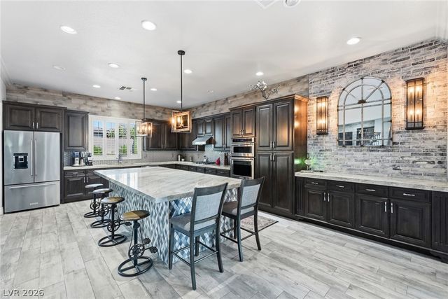 8713 Long Winter Court, Las Vegas, NV 89131