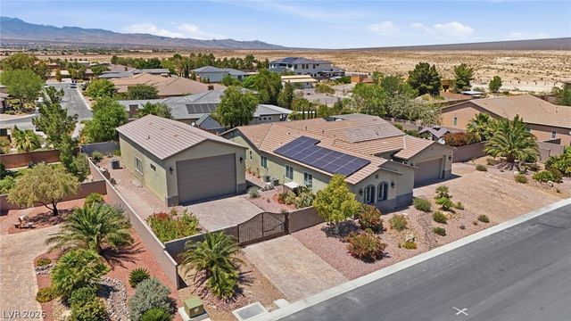 8713 Long Winter Court, Las Vegas, NV 89131