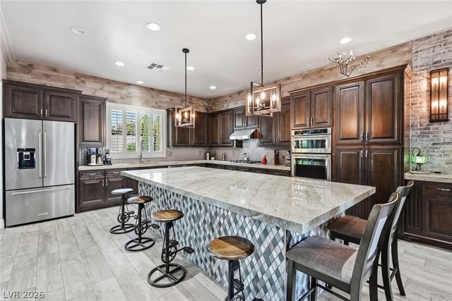 8713 Long Winter Court, Las Vegas, NV 89131