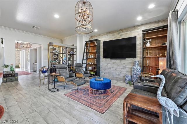 8713 Long Winter Court, Las Vegas, NV 89131