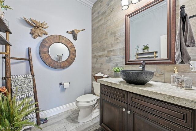 8713 Long Winter Court, Las Vegas, NV 89131