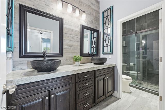 8713 Long Winter Court, Las Vegas, NV 89131