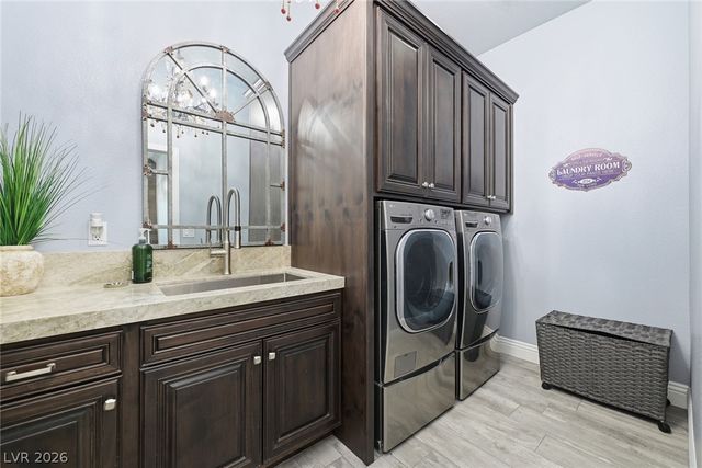 8713 Long Winter Court, Las Vegas, NV 89131