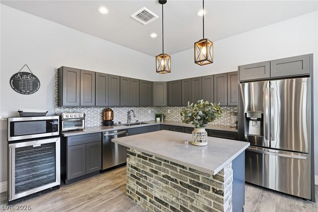 8713 Long Winter Court, Las Vegas, NV 89131