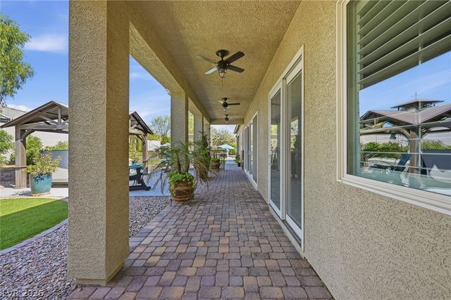 8713 Long Winter Court, Las Vegas, NV 89131
