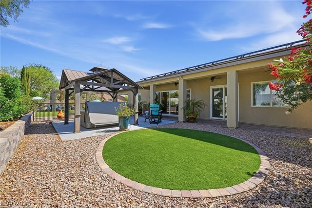 8713 Long Winter Court, Las Vegas, NV 89131