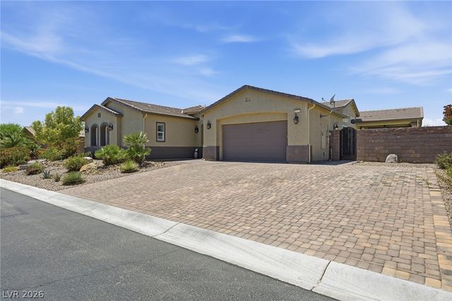 8713 Long Winter Court, Las Vegas, NV 89131