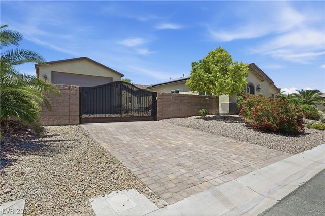 8713 Long Winter Court, Las Vegas, NV 89131