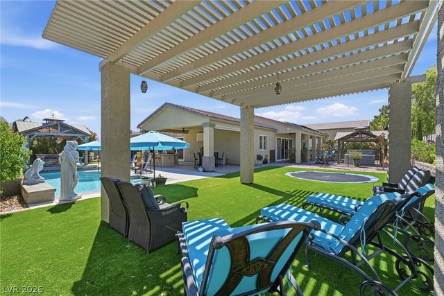 8713 Long Winter Court, Las Vegas, NV 89131