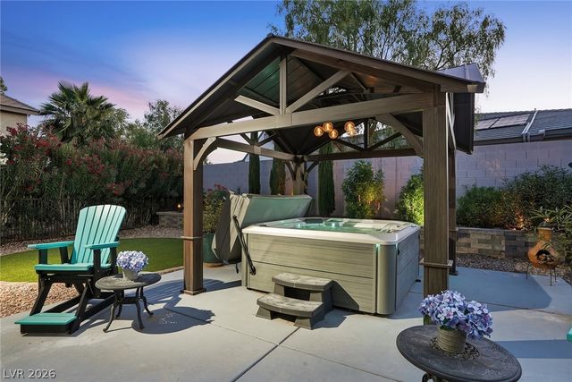 8713 Long Winter Court, Las Vegas, NV 89131