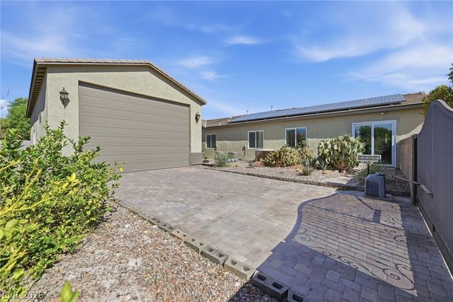8713 Long Winter Court, Las Vegas, NV 89131