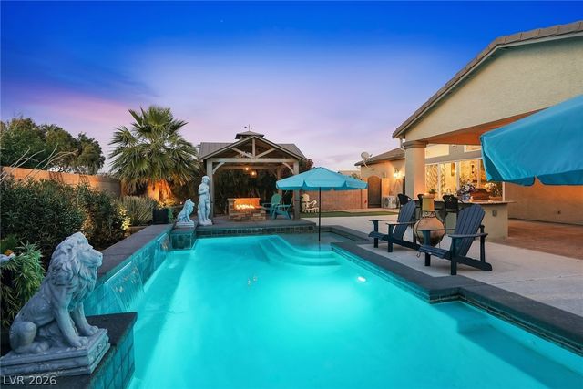 8713 Long Winter Court, Las Vegas, NV 89131