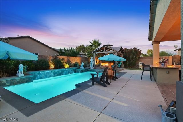 8713 Long Winter Court, Las Vegas, NV 89131