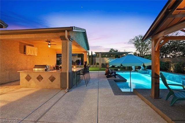 8713 Long Winter Court, Las Vegas, NV 89131