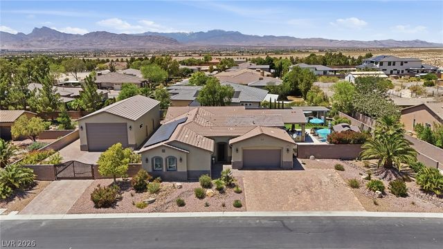 8713 Long Winter Court, Las Vegas, NV 89131
