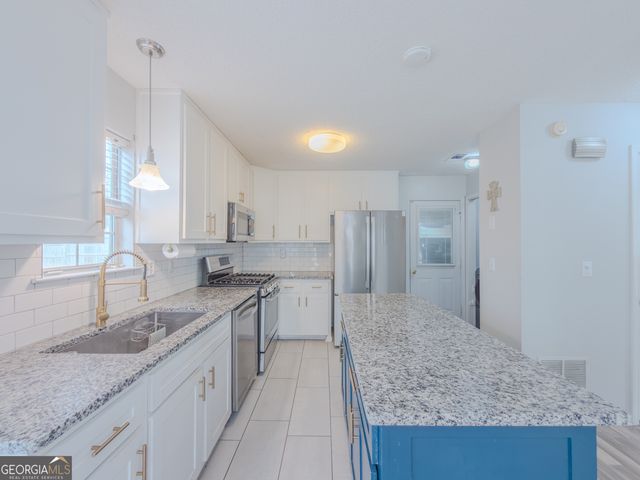 721 Fieldstream Way, Stockbridge, GA 30281