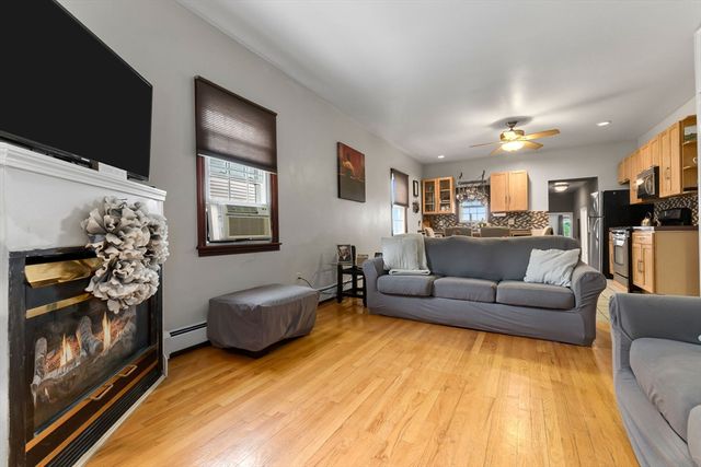 23 Chestnut St 3L, Chelsea, MA 02150