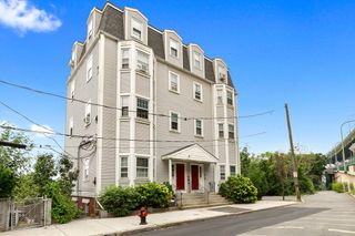 23 Chestnut St 3L, Chelsea, MA 02150