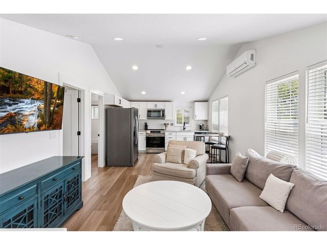 402 E Geneseo St, Lafayette, CO 80026