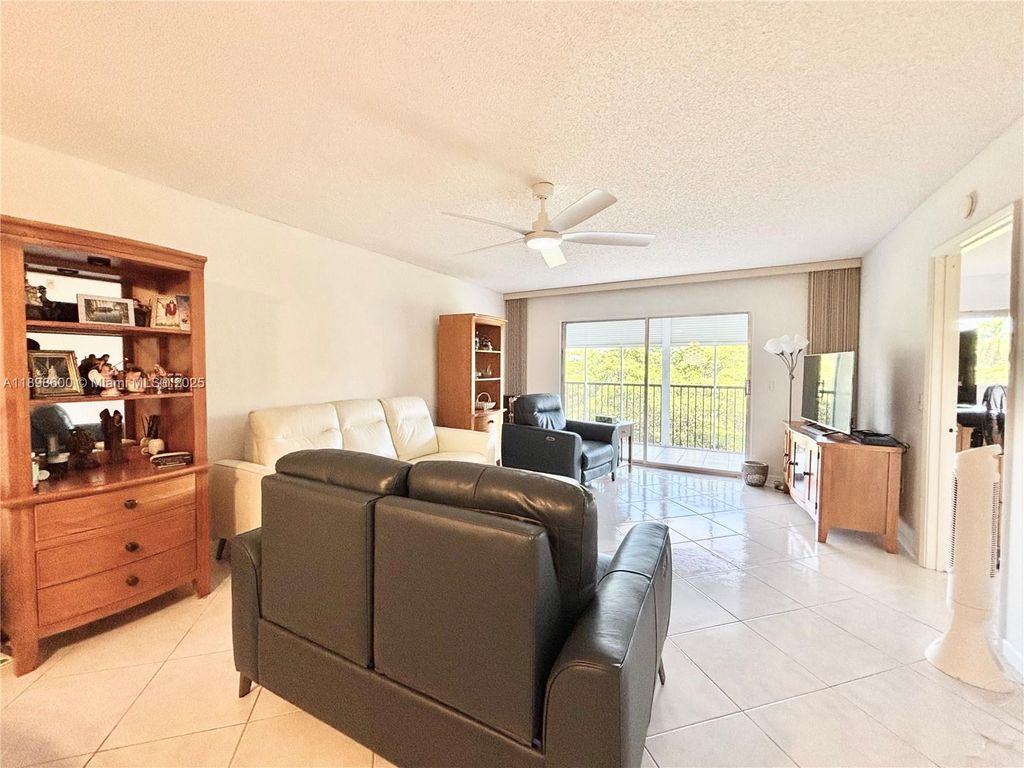 13105 SW 16th Ct 407L, Pembroke Pines, FL 33027