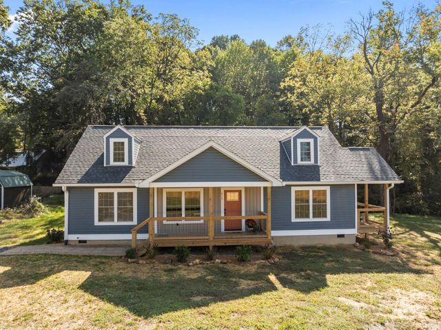 215 McCoy Cove, Black Mountain, NC 28711