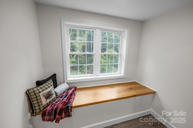 215 McCoy Cove, Black Mountain, NC 28711