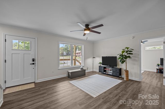 215 McCoy Cove, Black Mountain, NC 28711