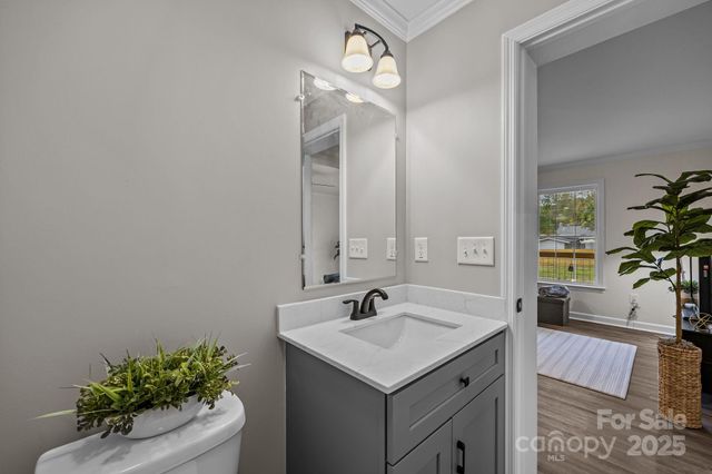 215 McCoy Cove, Black Mountain, NC 28711