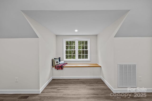 215 McCoy Cove, Black Mountain, NC 28711