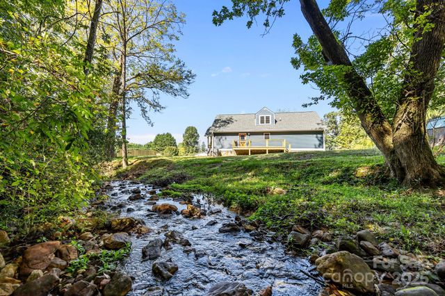 215 McCoy Cove, Black Mountain, NC 28711