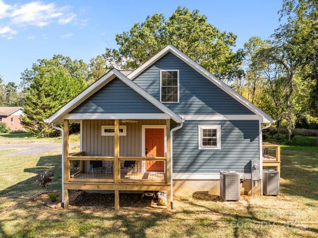 215 McCoy Cove, Black Mountain, NC 28711