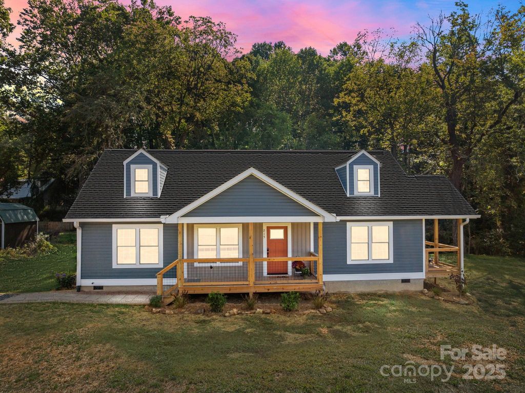 215 McCoy Cove, Black Mountain, NC 28711