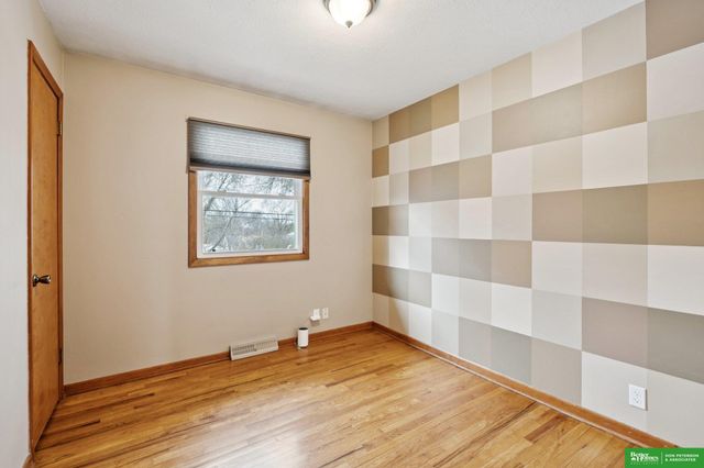 4962 Magnolia Street, Omaha, NE 68137