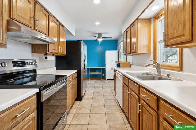 4962 Magnolia Street, Omaha, NE 68137