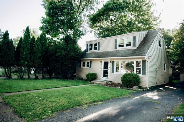 12 Central Avenue, Pompton Lakes, NJ 07442
