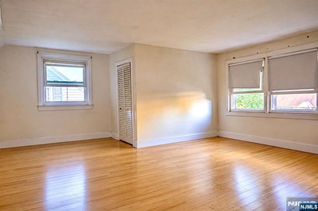 12 Central Avenue, Pompton Lakes, NJ 07442