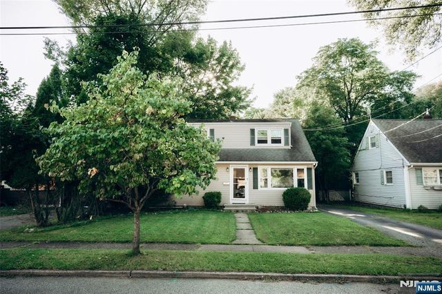 12 Central Avenue, Pompton Lakes, NJ 07442