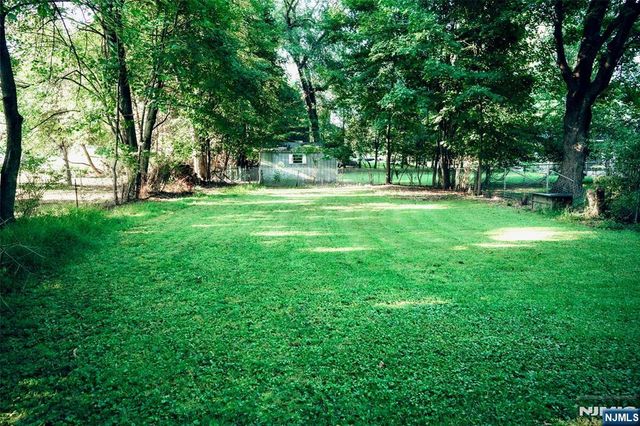 12 Central Avenue, Pompton Lakes, NJ 07442