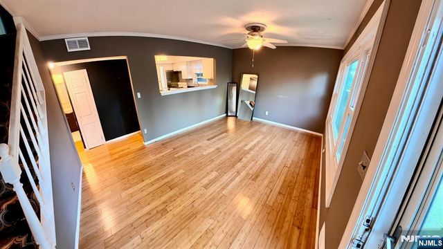 12 Central Avenue, Pompton Lakes, NJ 07442