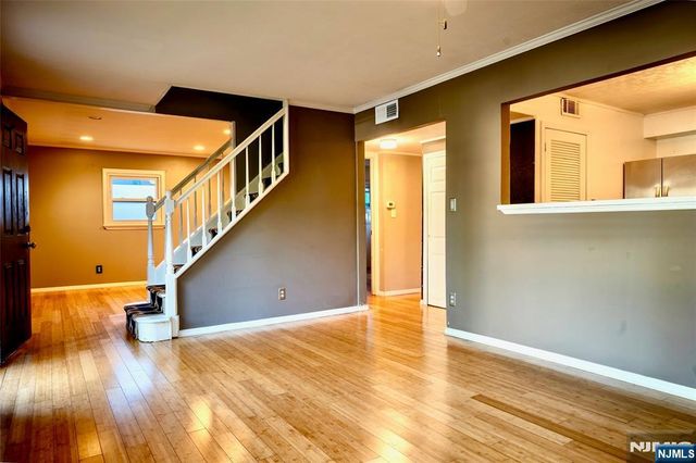 12 Central Avenue, Pompton Lakes, NJ 07442