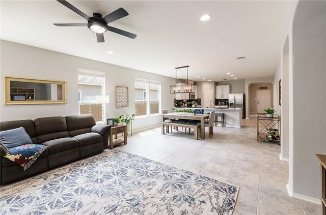 6133 MANTALCINO DR, Round Rock, TX 78665